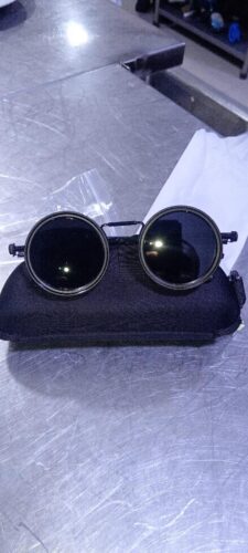 Fashionable Adjustable Sunglasses: Suitable for retro punk parties, sunshade, sun protection and festivals like Easter, graduation season, Halloween and Christmas. With aluminum-magnesium lenses, alloy frames, a glasses case and a lens cloth. photo review