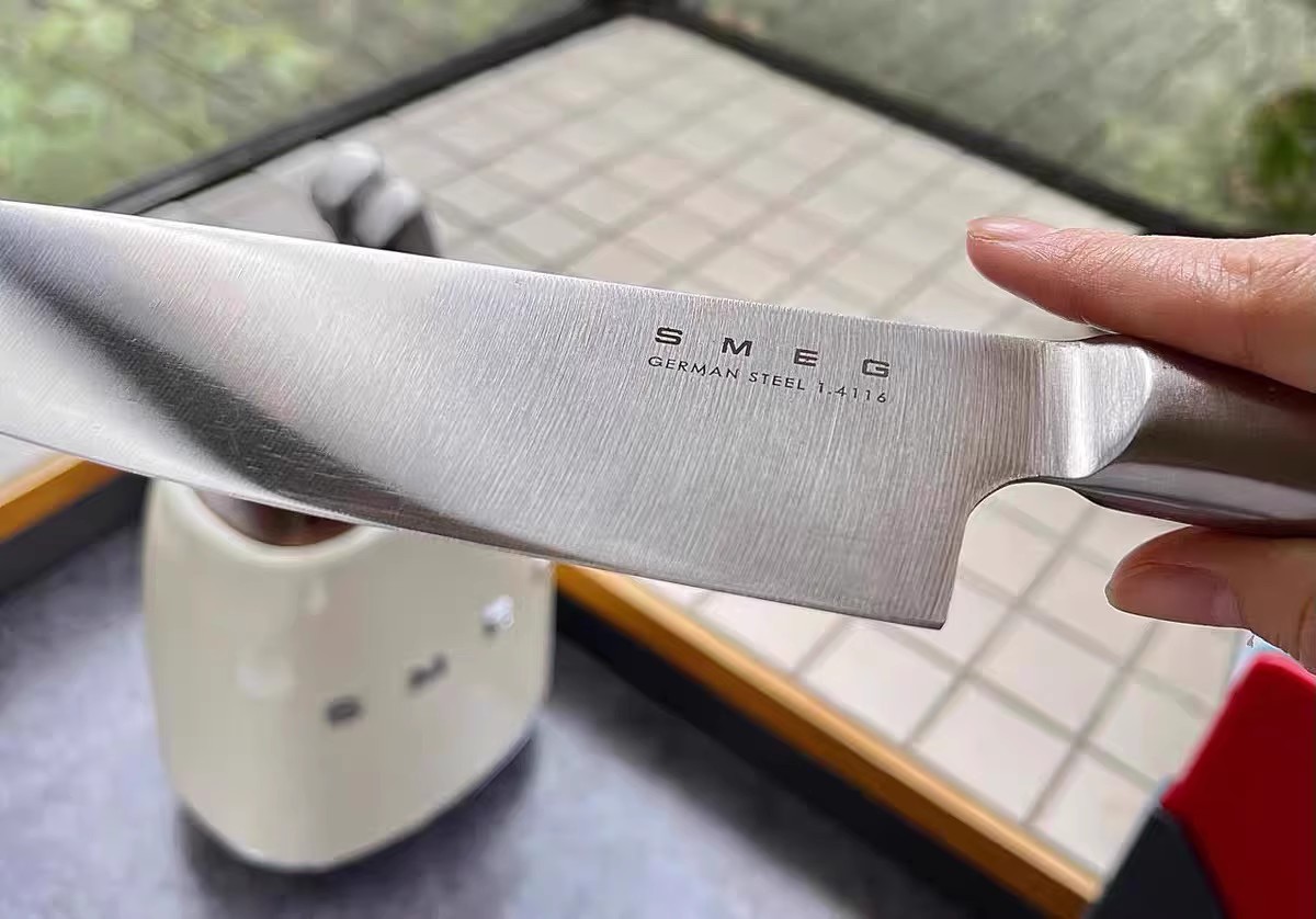 🔥 Limited Time Offer – Premium SMEG 7-Piece Knife Set with Stylish Block, Retro Western Design for Home Chefs, High-Quality, Durable Kitchen Knives, Hot Selling, Ships from Selangor!