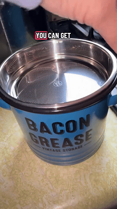 Top Christmas Gift 2025 🎅-42 oz bacon grease container with strainer and food-grade silicone spatula